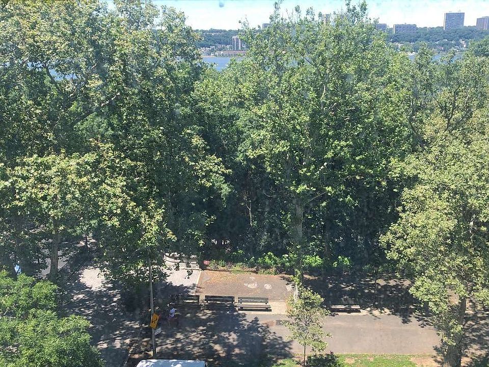 2nd image of 710 Riverside Dr APT 6-D