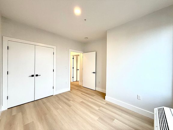 5th image of 320 Forrest St #103