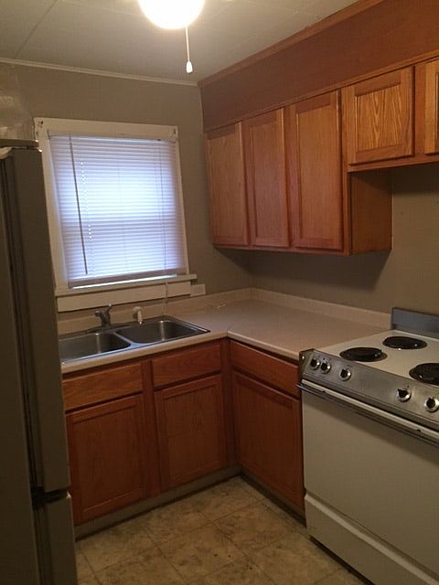 2nd image of 841 1/2 S 5th St
