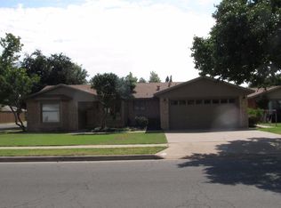 3221 93rd St, Lubbock, TX 79423