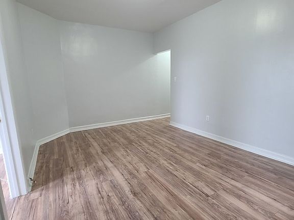 5th image of 1690 Clay Ave #A21