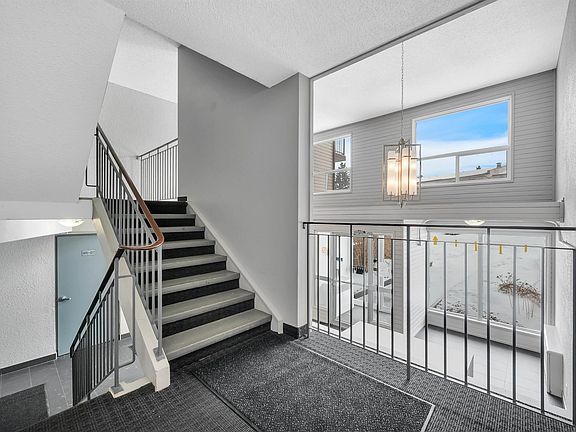 4th image of 237 Woodvale Rd W #201