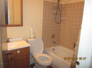 118 Hastings Mill Rd, Streamwood, IL 60107