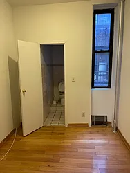 Rented by K & O Realty Associates Inc.