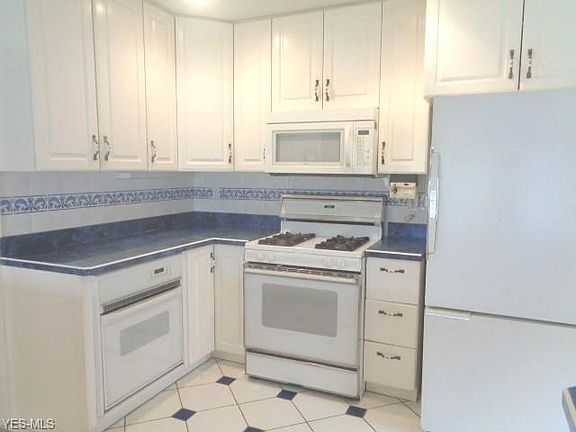 3rd image of 550 Merrimak Dr