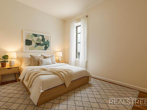 4th image of 2330 Ocean Ave APT 1A