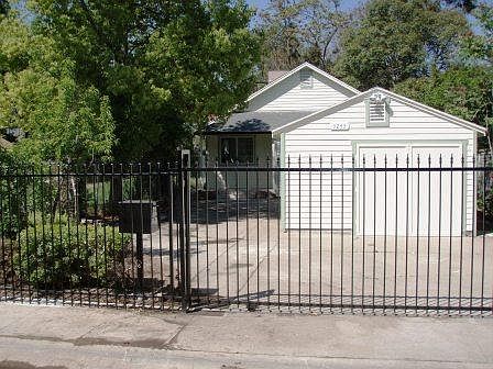 2nd image of 3243 9th Ave