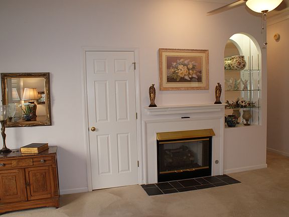 4th image of 4707 Barclay Sq SW
