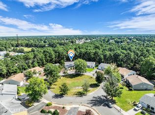 21 Burlington Court, Toms River, NJ 08757