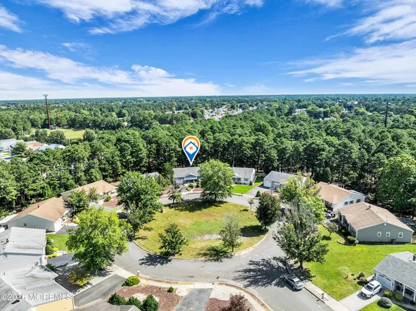 21 Burlington Court, Toms River, NJ 08757
