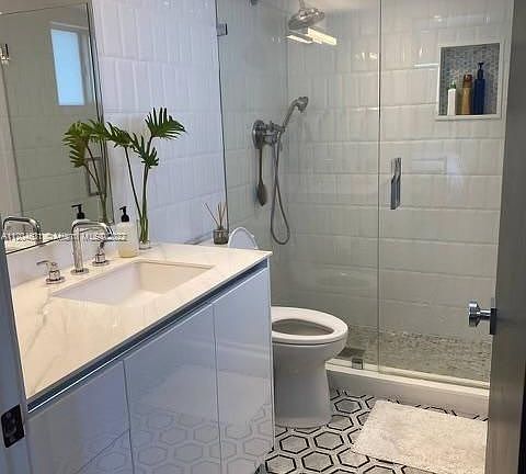 5th image of 201 Galen Dr APT 204W