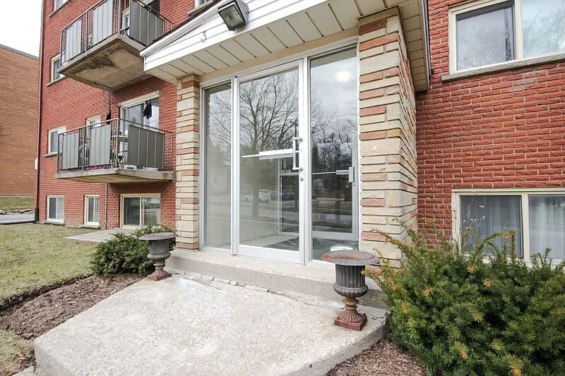 Cherry Blossom Apartments - Choose your rent level - Call for Details - All utilities — Photo 2