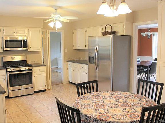 4th image of 8200 Surreywood Dr