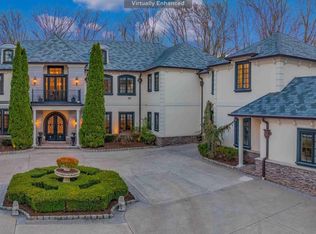 14 Christopher Pl, Saddle River, NJ 07458