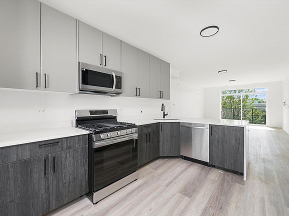3rd image of 2030 Greenwood St #306