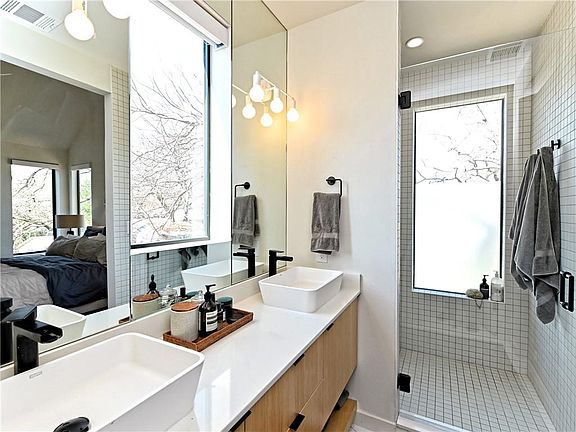 3rd image of 1206 Payne Ave #A