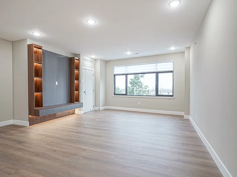 4432 Wingate St #201 — Photo 12