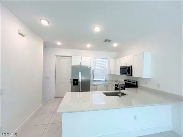 672 Chemstrand St E, Lehigh Acres, FL 33974