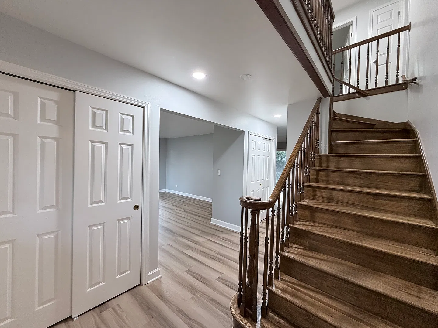 4 bed, 2.5 bath, 2446 sqft, $4,500 — Photo 4