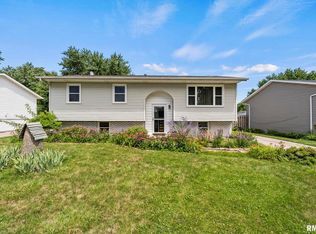3126 W 65th St, Davenport, IA 52806