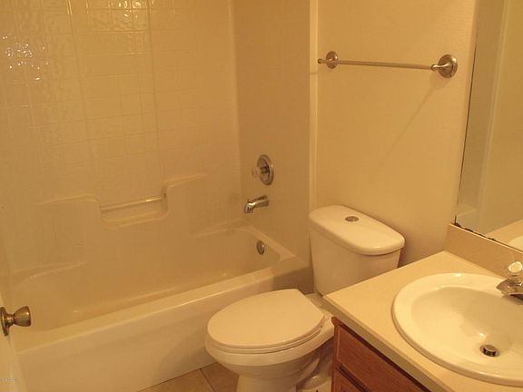 4th image of 470 Vin Rose Cir SE