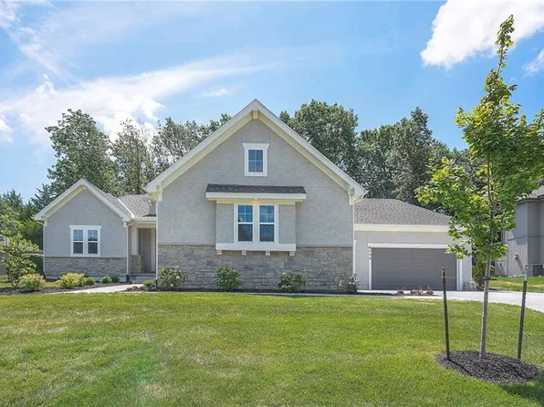 6753 Longview Rd, Shawnee, KS 66218