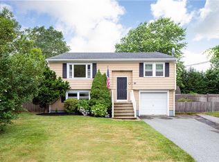 98 Ellery Ave, Middletown, RI 02842