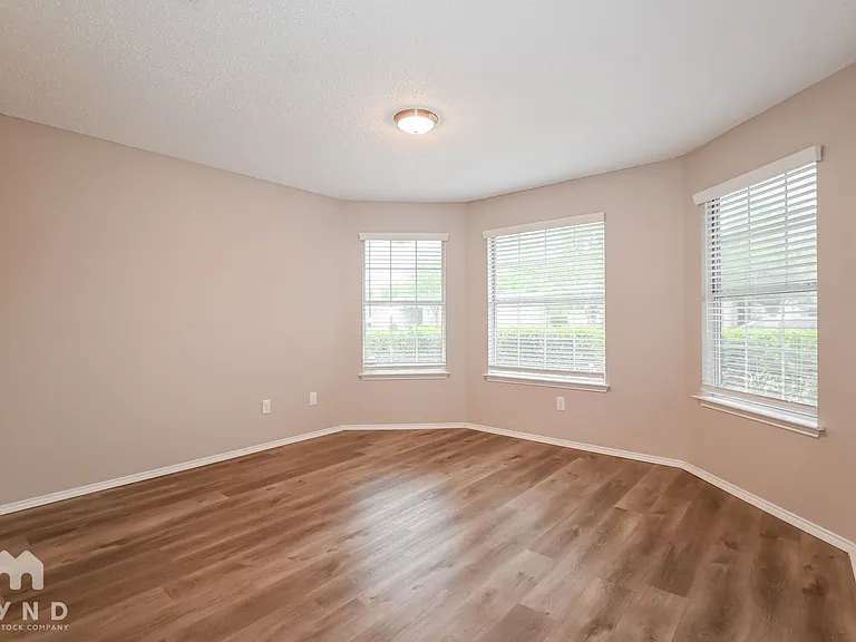 1120 Singletree Dr — Photo 10
