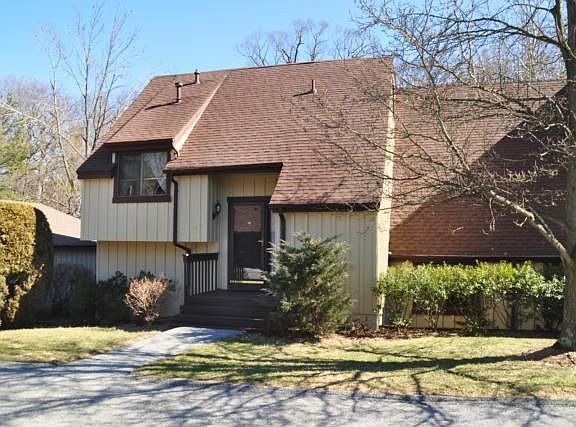 2nd image of 230 Locust Ln #230