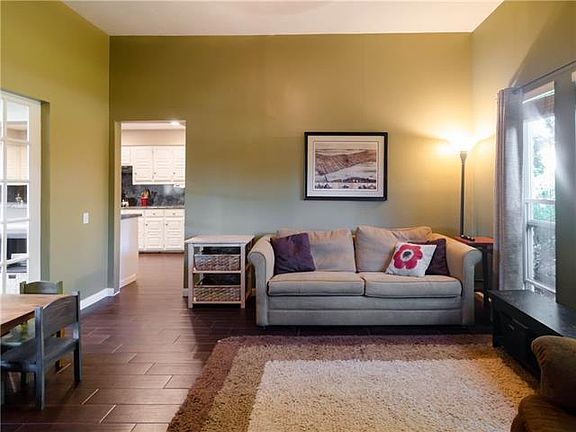 5th image of 3104 Bullock Dr