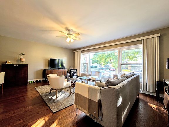 2nd image of 9117 Skokie Blvd #1