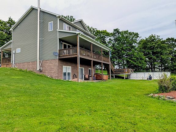 4th image of 127 Gee Hill Rd