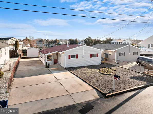 8 Cranbury Lake Dr, Little Egg Harbor, NJ 08087