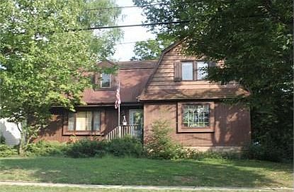 2nd image of 122 Bloomingdale Ave