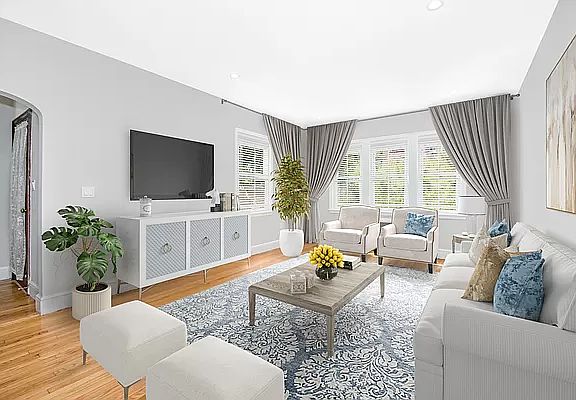 2nd image of 3438 Giles Pl