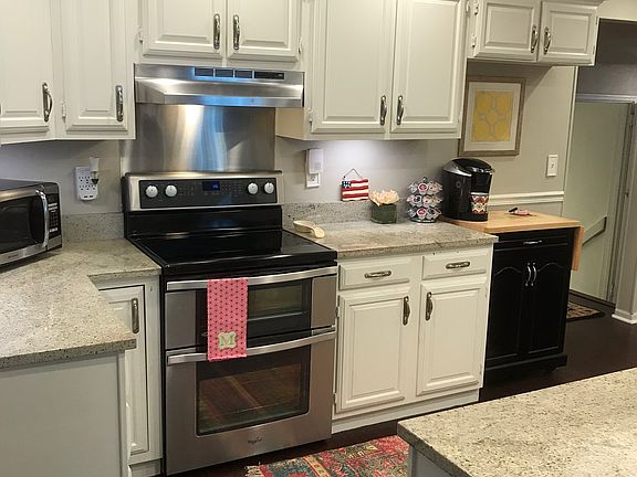 5th image of 25 Marchester Dr