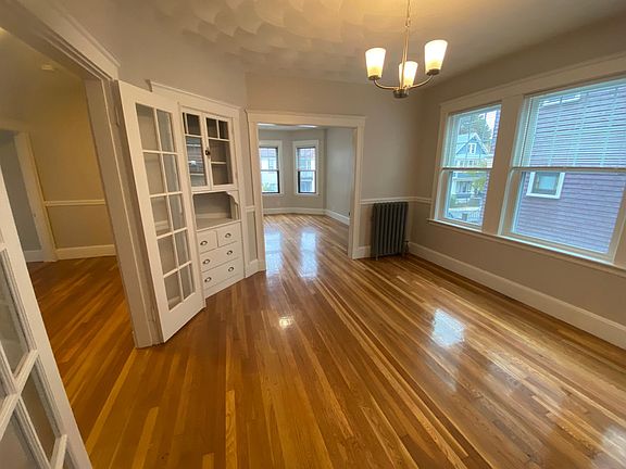 5th image of 469 Ashmont St #1