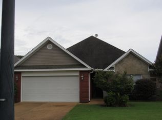 151 Cobh Ln, Columbus, MS 39701