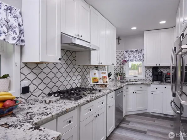 513 SE Highland Park Drive, College Place, WA 99324