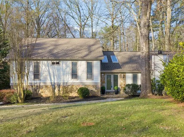 525 Spender Trce, Sandy Springs, GA 30350