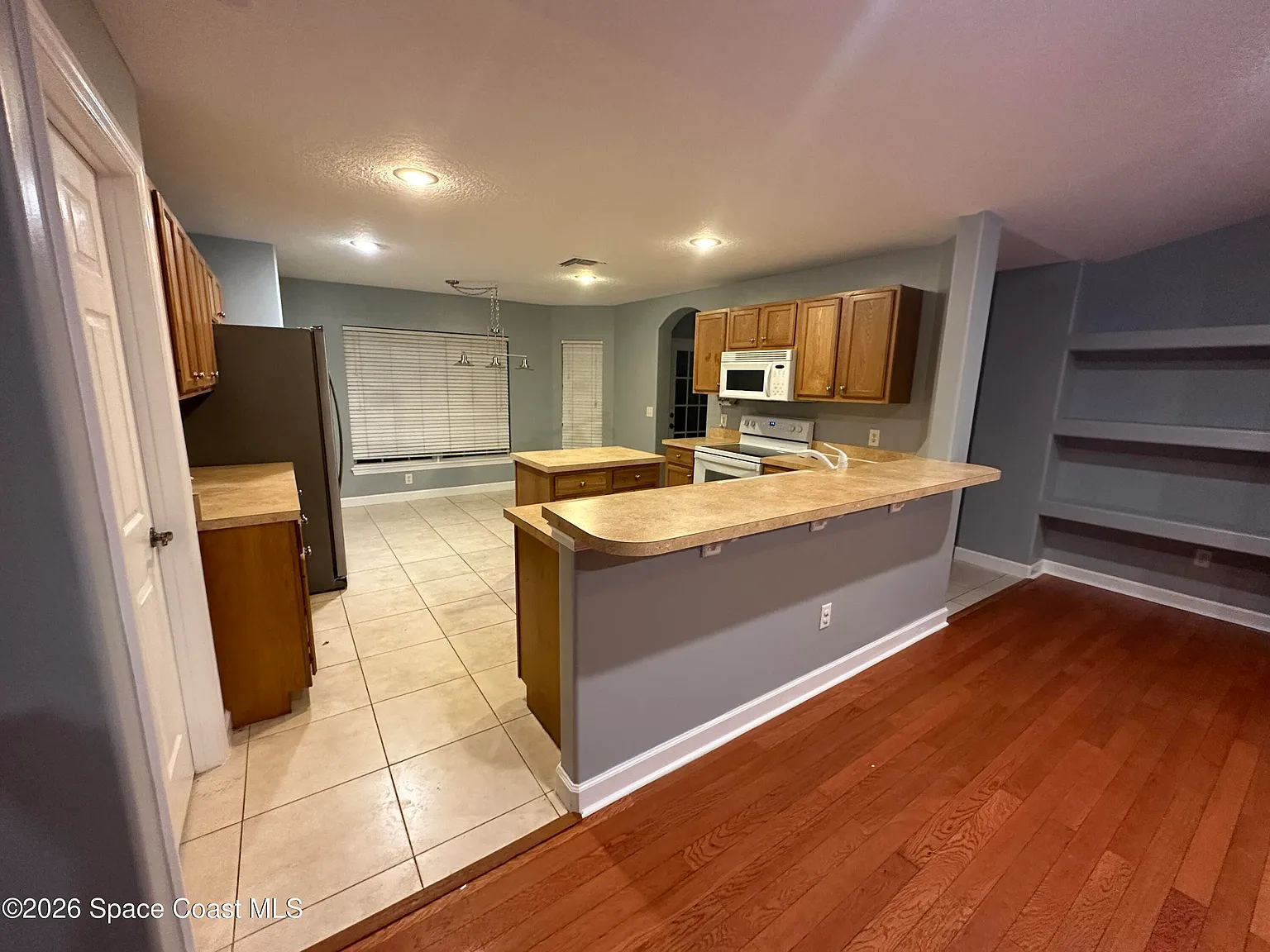 3 bed, 2.0 bath, 1610 sqft, $2,500 — Photo 3