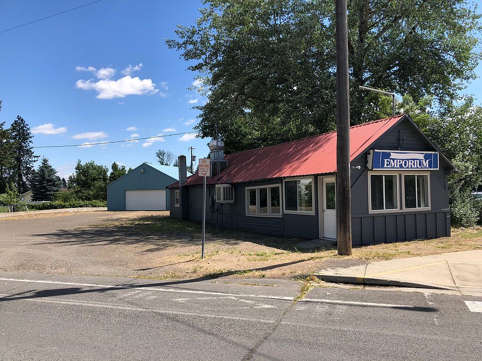 1st image of 711 E Lake St