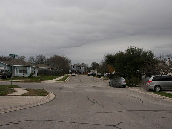 4th image of 1614 Prickly Pear Dr