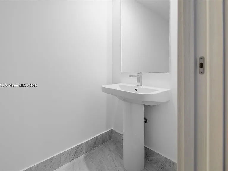 801 S Miami Ave #1702 — Photo 8