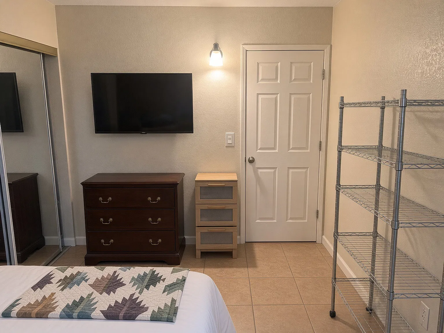 3 bed, 1200 sqft, $700 — Photo 1
