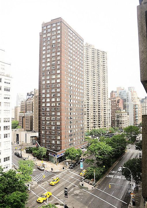 1st image of 140 W 69th St APT 72C