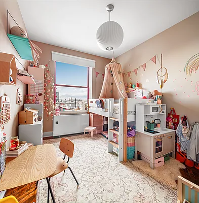 Sold by Compass | media 9