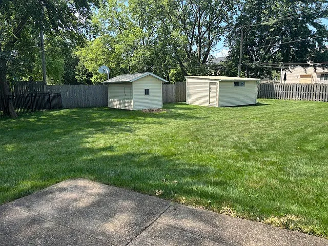 1352 Crestwood Dr — Photo 21