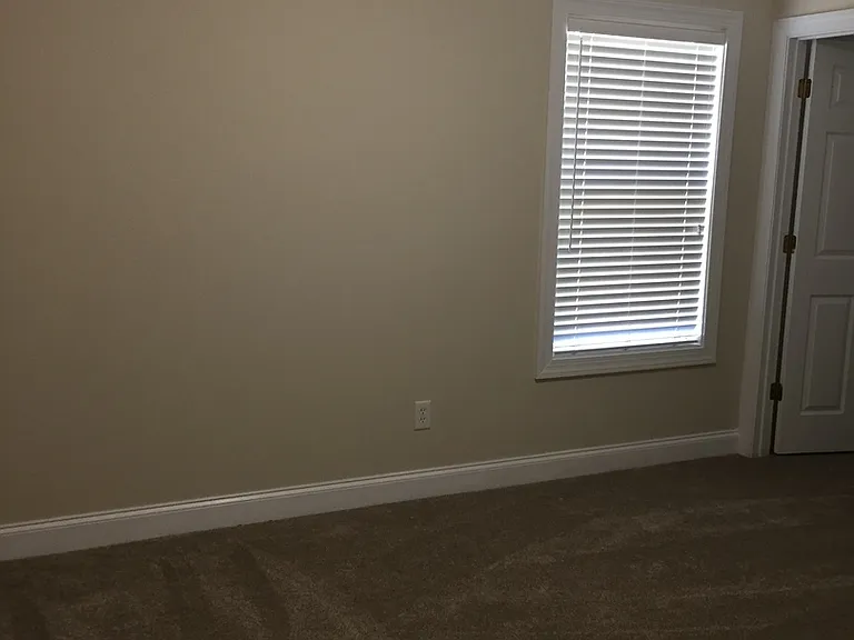 7 Royal Oak Dr NE — Photo 8