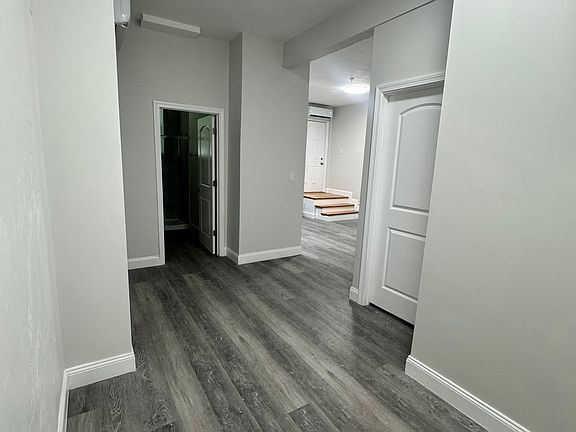 5th image of 7 McCabe Ct #1